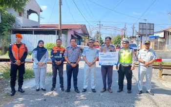 PT Jasa Raharja Serahkan Bantuan Palang Pintu Perlintasan Kereta Api di Kota Binjai