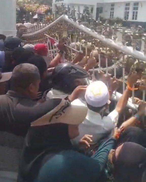 Aksi PKL di Binjai Ricuh