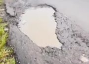 Debu Saat Panas, Kolam Saat Hujan: Jalan Binjai-Langkat Tuai Protes Warganet