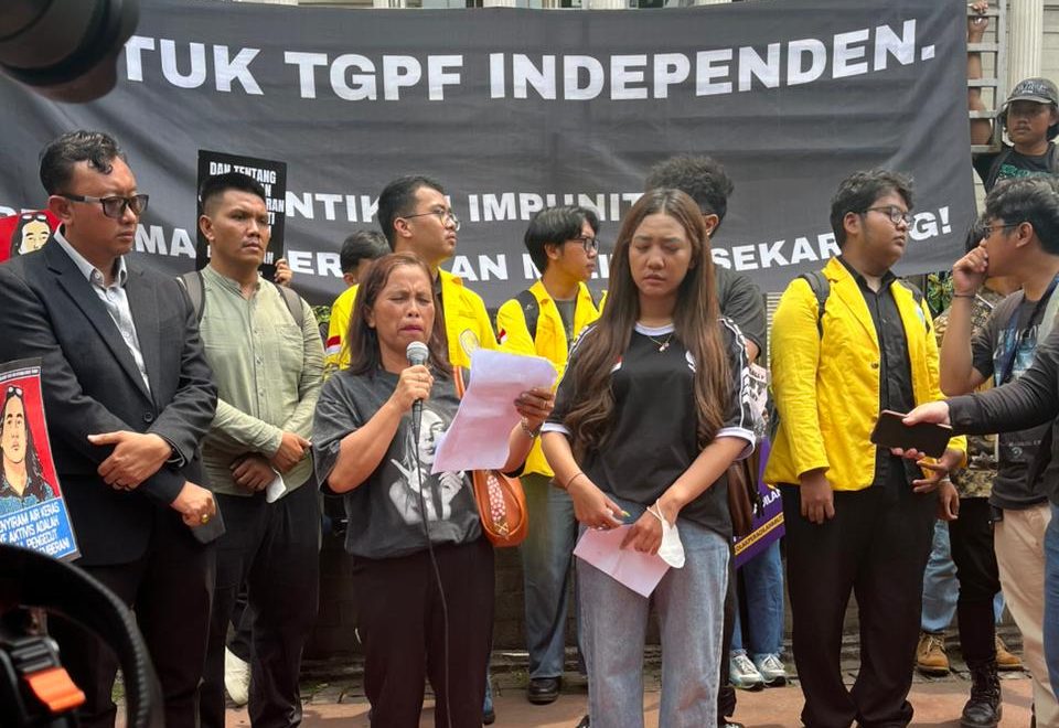Dua Ibu Korban Kekerasan Aparat Serukan Keadilan untuk Andrie Yunus di Sidang UU TNI