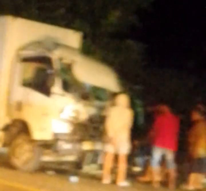 Kecelakaan Mobil Box Tabrak Truk Fuso di Langkat