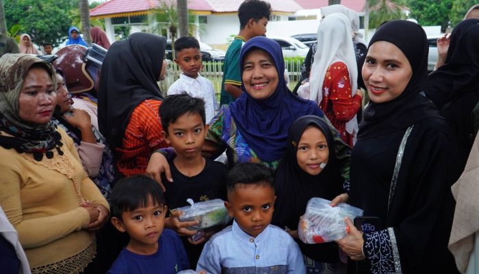 Ny Endang Syah Afandin Apresiasi Aksi Berbagi DWP Langkat