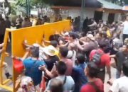 Protes Memanas soal Bantuan Pasca Banjir