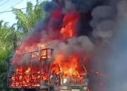 Truk Pengangkut Puluhan Sepeda Motor Terbakar di Jalinsum Langkat