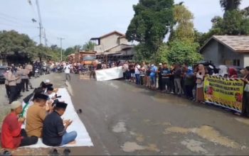 Diawali Zikir dan Sholawat, Warga Langkat Gelar Aksi Damai Soroti Jalan Rusak 20 Tahun