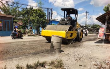 Jalan Rusak Sambirejo-Kwala Begumit Dikeluhkan Warga, Pemkab Langkat Janji Perbaikan Tahun Ini