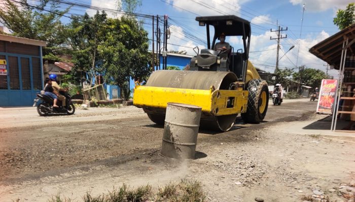 Jalan Rusak Sambirejo-Kwala Begumit Dikeluhkan Warga, Pemkab Langkat Janji Perbaikan Tahun Ini