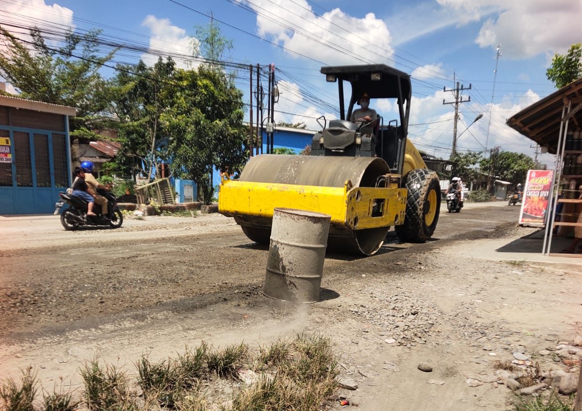 Jalan Rusak Sambirejo-Kwala Begumit Dikeluhkan Warga, Pemkab Langkat Janji Perbaikan Tahun Ini
