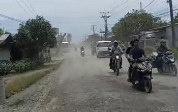 Jalan Viral Bertabur Pasir di Langkat Tuai Keluhan, Debu Ganggu Warga hingga Pedagang UMKM