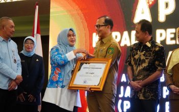 Syah Afandin Antar Langkat Raih Penghargaan Nasional Pembangunan Keluarga Berkualitas