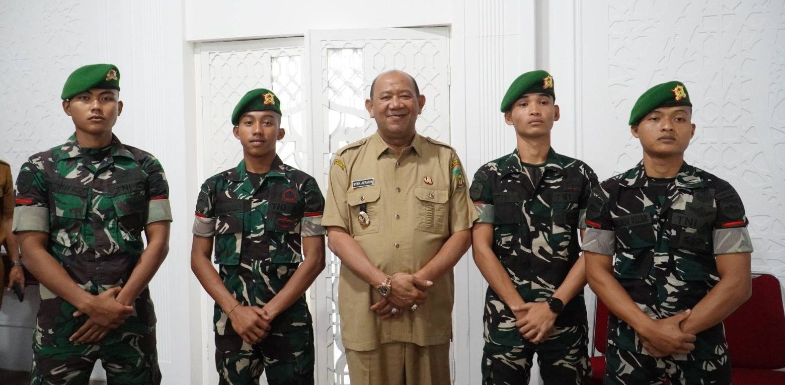 Syah Afandin Lepas Atlet Tinju dan Taekwondo Langkat, Targetkan Prestasi Terbaik di Kejurda