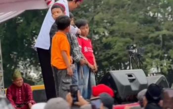 Ustaz Abdul Somad Uji Hafalan Anak di Atas Panggung, Sisipkan Pesan Keras Lawan Narkoba