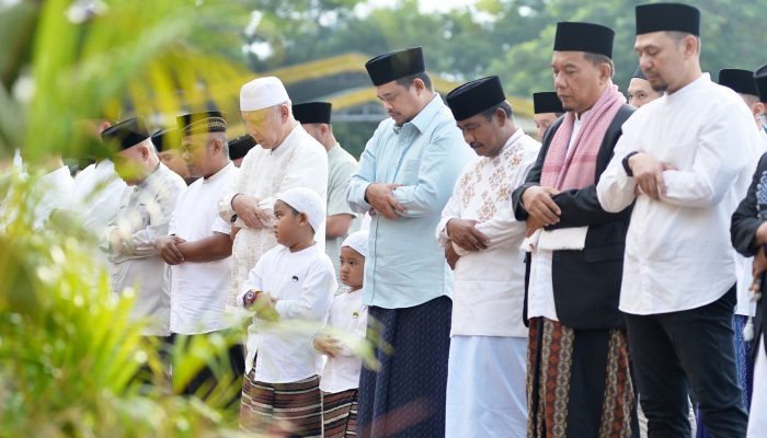 Wali Kota Binjai dan Bobby Nasution Salat Idul Adha Bersama Ribuan Warga