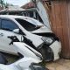 Diduga Sopir Mengantuk, Mobil Tabrak Sepeda Motor dan Kedai di Tanjung Pura