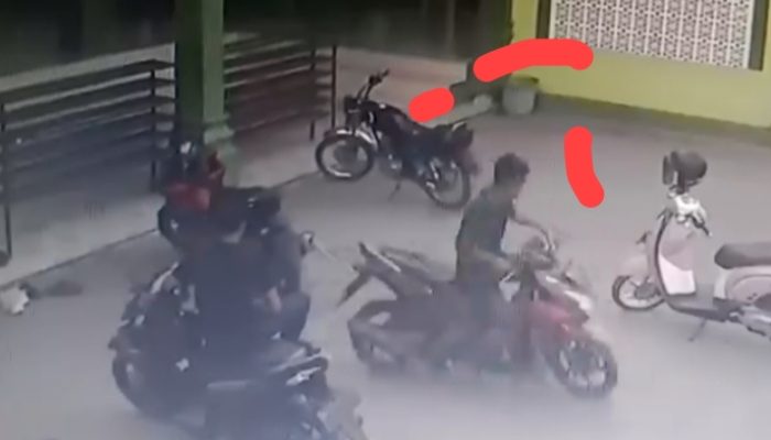 Modus Numpang Tidur di Masjid Amaliyah Stabat, Seorang Pria Curi Motor Pengutip Infak
