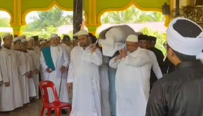 Syekh Zikmal Fuad Pimpin Doa, Ribuan Pelayat Solatkan Pendiri RSU Bidadari Group