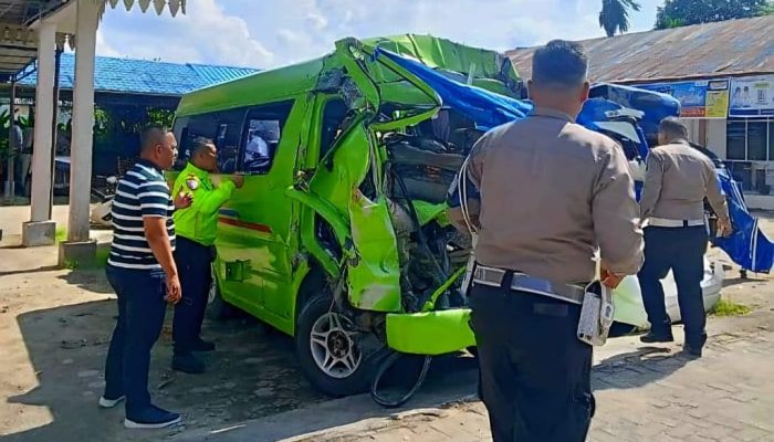 Travel Tujuan Besilam Langkat Alami Kecelakaan di Tol Lima Puluh-Indrapura, 7 Tewas