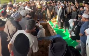 Tangis Haru Iringi Pemakaman Pendiri RSU Bidadari Group H Muhammad Nur