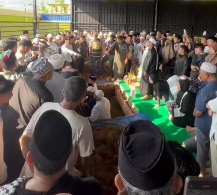 Pemakaman Pendiri RSU Bidadari Group H Muhammad Nur
