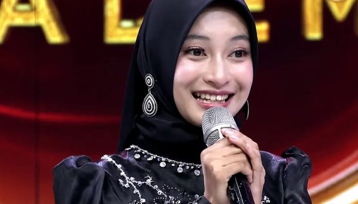 Ayah Pencuci Karpet, Clara Asal Langkat Berhasil Lolos ke Babak Berikutnya Academy 8 Indosiar