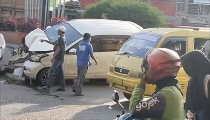 Kronologi Kecelakaan di Simpang Maut Stabat, Avanza Naik ke Pulau Jalan dan Tabrak Pejalan Kaki