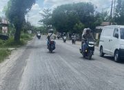Jalan Lintas di Hinai Rusak Parah dan Bergerigi