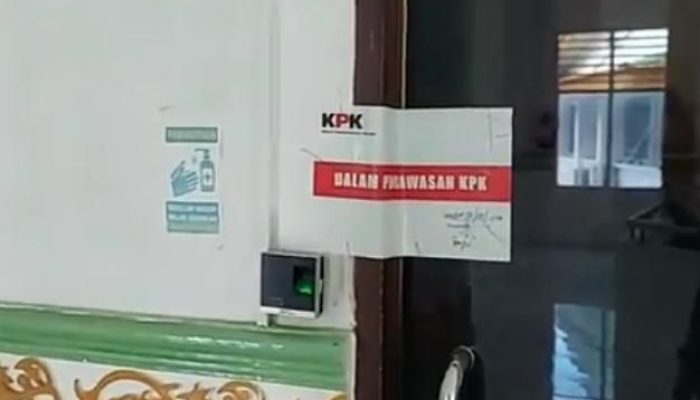 KPK Segel Ruang Kerja Bupati Langkat, Satpol PP Berjaga-Jaga