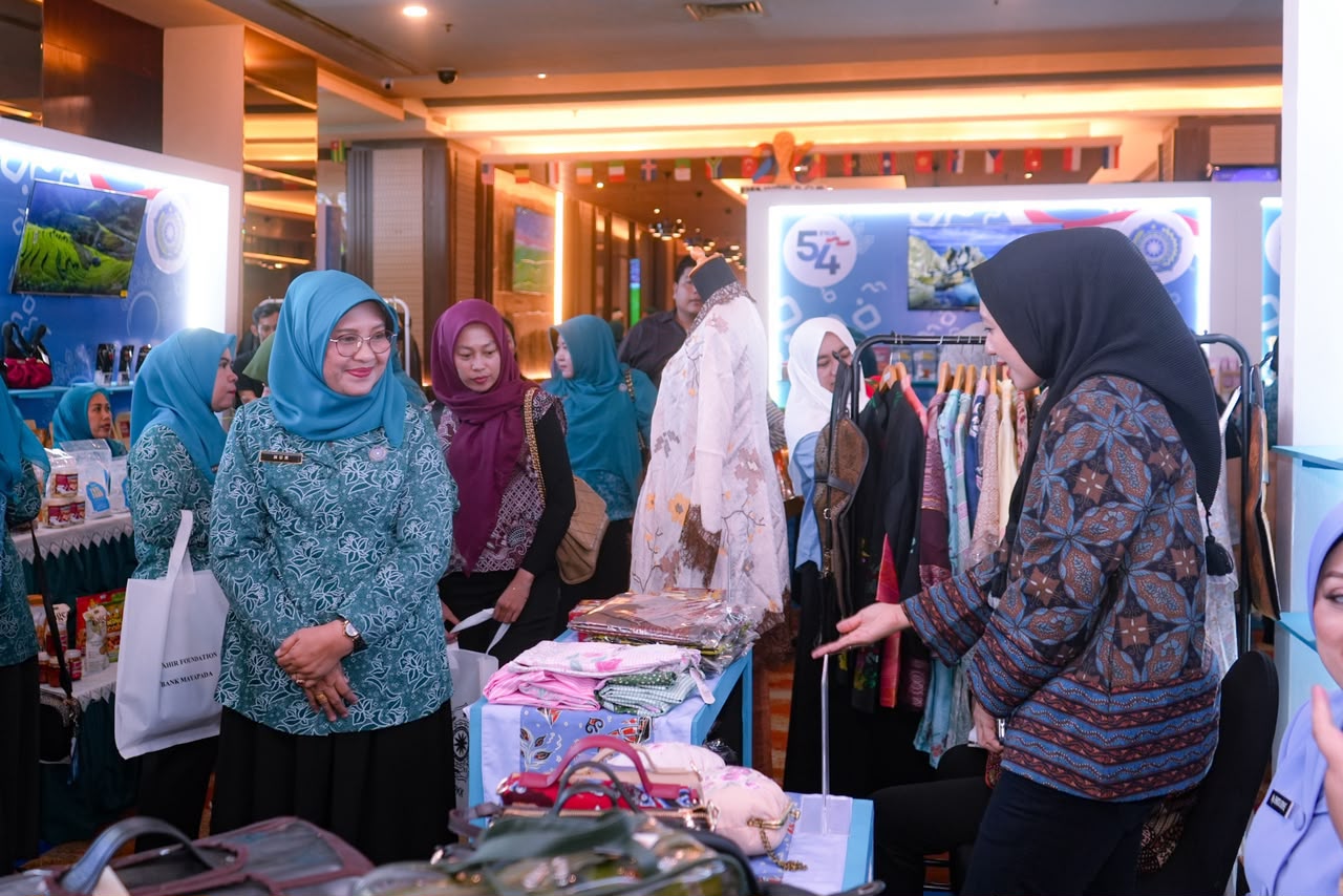 Ketua Dekranasda Binjai Hadiri Pameran Nasional UMKM