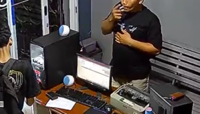 Modus Ambil Laptop Servis, Pria Gondol Barang dari Toko Komputer Saat Pemilik Salat Magrib