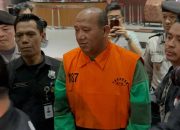 Resmi Ditahan KPK, Bupati Langkat Syah Afandin Kenakan Rompi Oranye