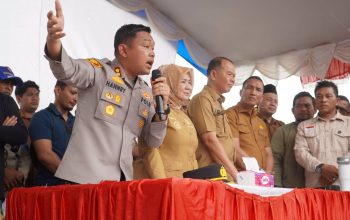 Tiorita Kawal Bantuan Korban Banjir Langkat
