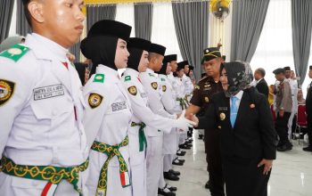 46 Paskibraka Langkat Dikukuhkan, Tiorita Ajak Generasi Muda Isi Kemerdekaan dengan Prestasi