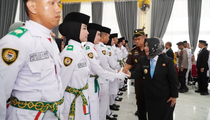 46 Paskibraka Langkat Dikukuhkan, Tiorita Ajak Generasi Muda Isi Kemerdekaan dengan Prestasi