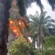 Dapur Penyulingan Minyak Ilegal di Gebang Terbakar, Asap Hitam Membubung