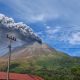Gunung Sinabung Kembali Erupsi, Abu Vulkanik Mengarah ke Timur dan Tenggara