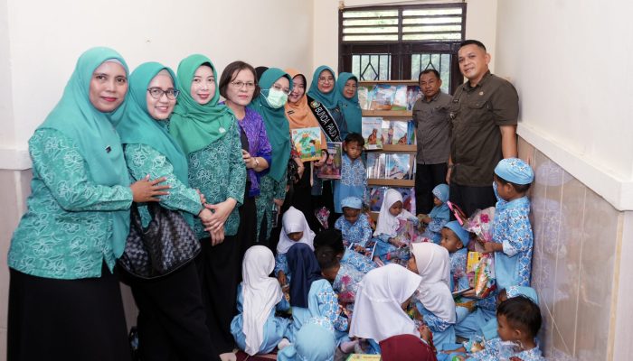 Jelang Evaluasi Lomba UP2K 2026, TP PKK Binjai Belajar Membuat Tahu Bersama Anak-anak
