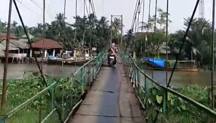 Jembatan Gantung Puluhan Tahun Penghubung Kecamatan di Langkat Kian Rapuh
