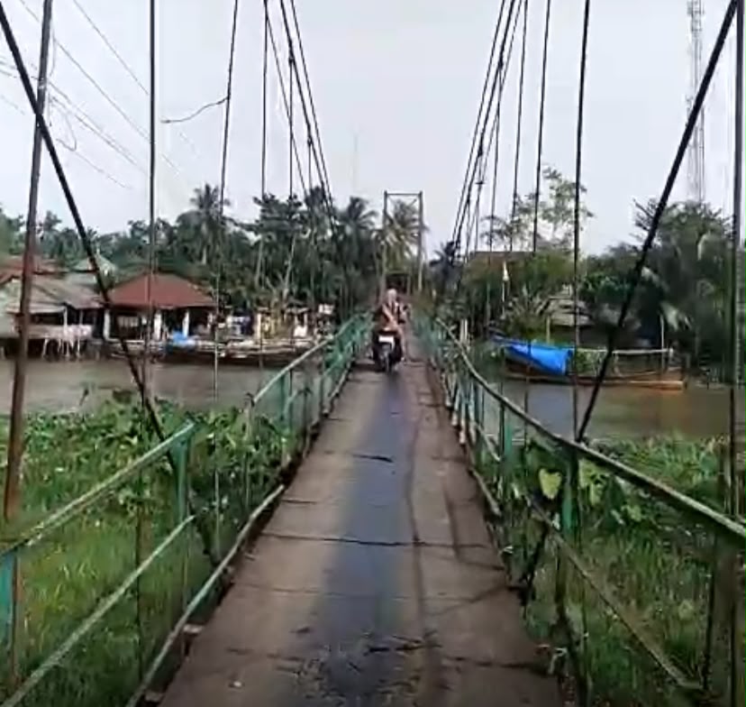 Jembatan Gantung Puluhan Tahun Penghubung Kecamatan di Langkat Kian Rapuh