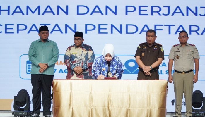 Plt Bupati Langkat Tiorita Teken MoU Percepatan Sertifikasi Tanah Wakaf