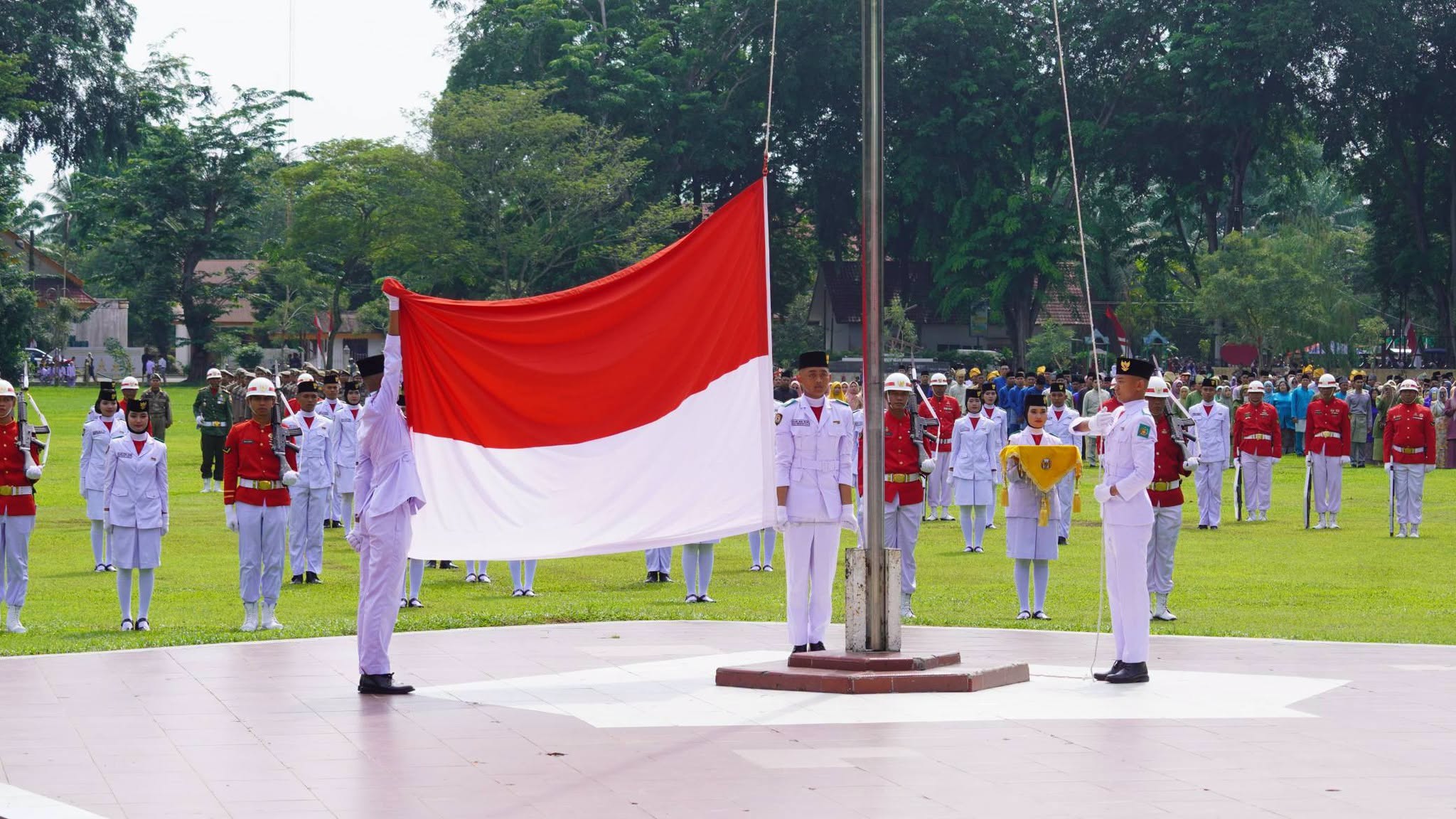 Pengibaran Bendera Merah Putih Langkat
