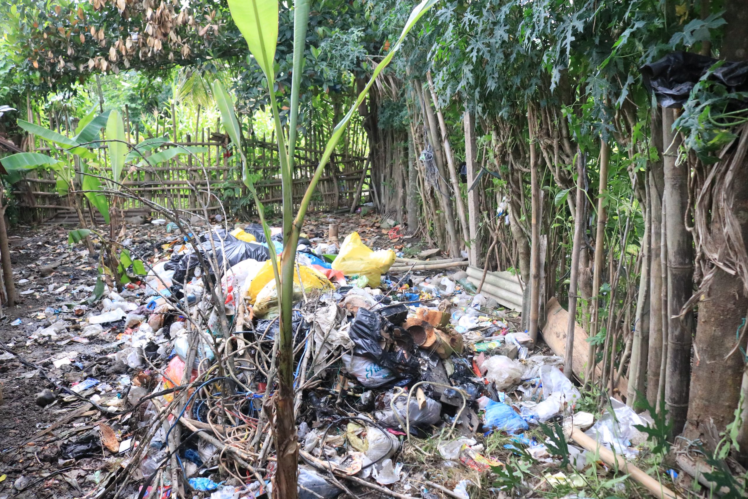 Tumpukan Sampah di Berngam Binjai