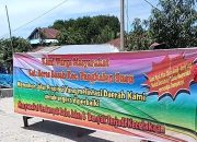 Warga Pangkalan Susu Blokir Jalan Rusak