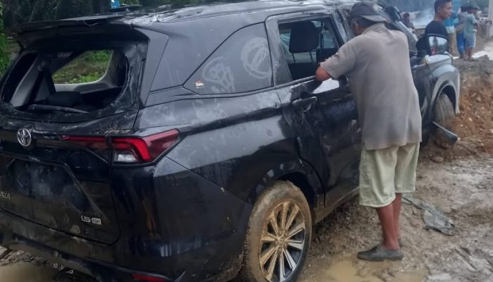 Avanza Maut di Titi Kurus Langkat Dievakuasi, Sandal dan Charger Ditemukan di Dalam Mobil