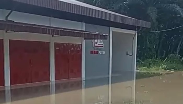 Diguyur Hujan, Kopdes Merah Putih Pantai Gemi Stabat Terendam Banjir