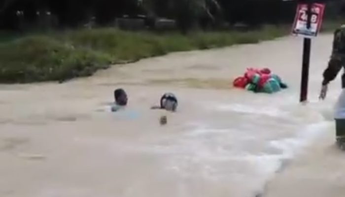 Jalan Lintas Padang Tualang-Tangkahan Kembali Banjir, Warga Pertanyakan Solusi Penanganannya