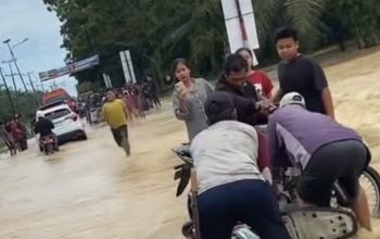 Jalan Padang Tualang-Batang Serangan Langkat Terendam Banjir