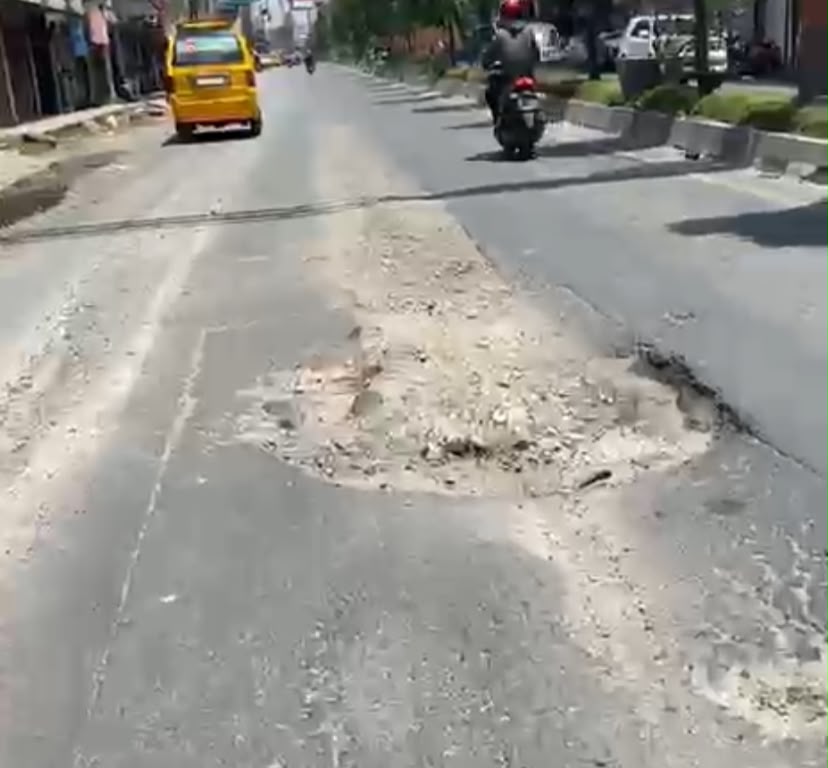 Jalan Rusak di Stabat