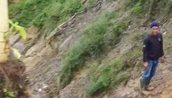 Jembatan PT Rapala Ambles, Akses Bukit Lawang-Tangkahan Terganggu