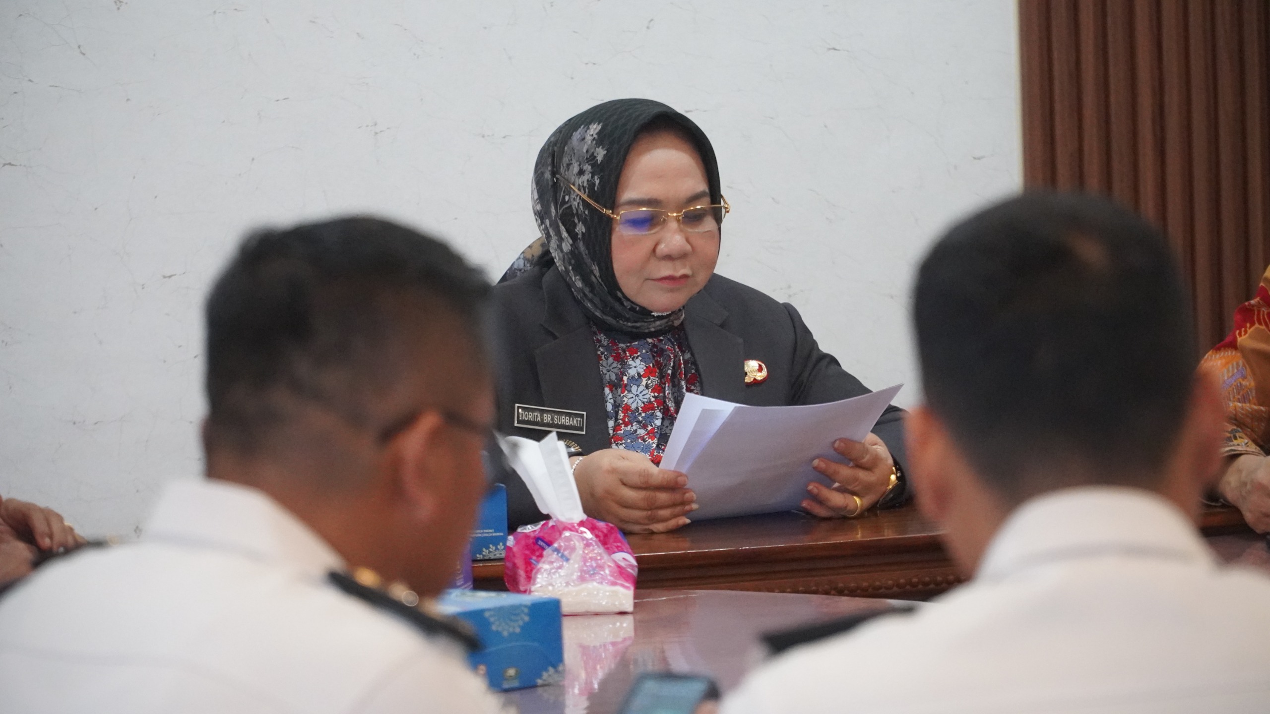 Kalapas bersalaman dengan Pt Bupati Langkat Tiorita