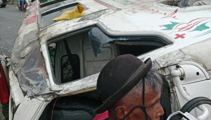 Polisi Ungkap Kronologi Ambulans Bawa Jenazah Terguling di Gebang 